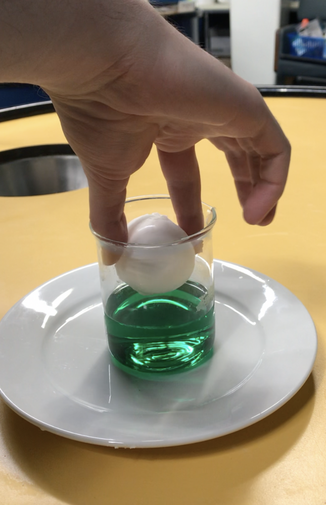 Expériences scientifiques sur la tension de l'eau