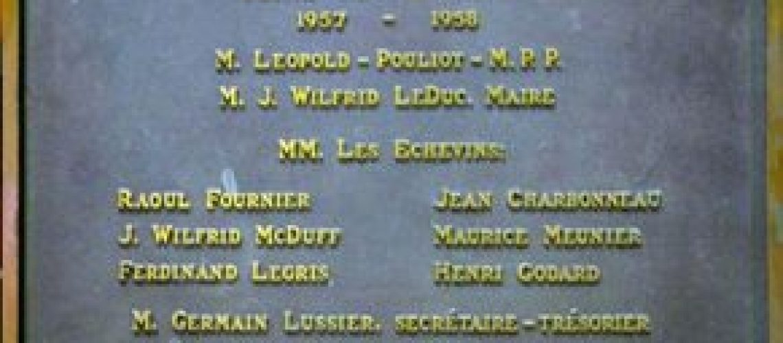 Les plaques commémoratives: témoins d'un patrimoine perdu
